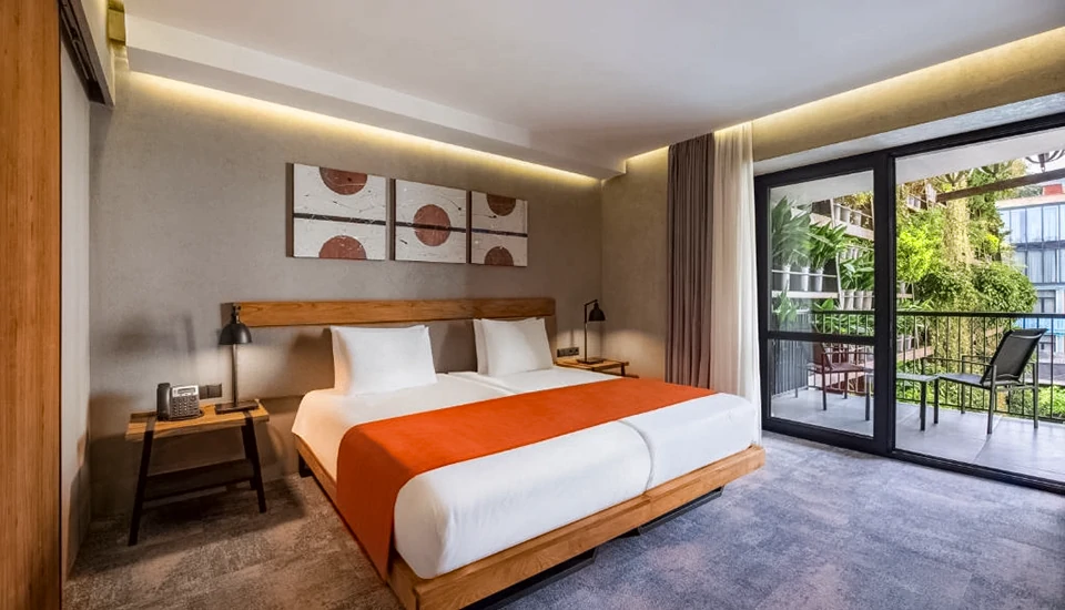 هتل آیوتا تفلیس